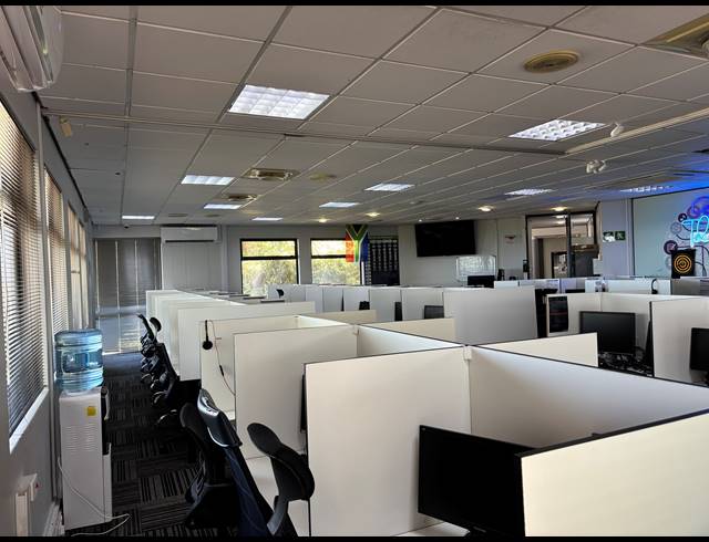 377M² OFFICE FOR SALE IN LA LUCIA